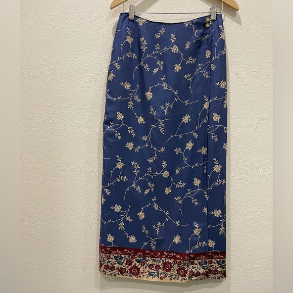 Women’s Vintage Talbots Wrap Skirt size 8 Steal Blue Floral Maroon Trim - Picture 2 of 6